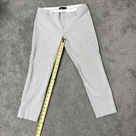 Banana Republic Sloan Pant - White w tiny Black dot pattern  - size 8P - Picture 6 of 9